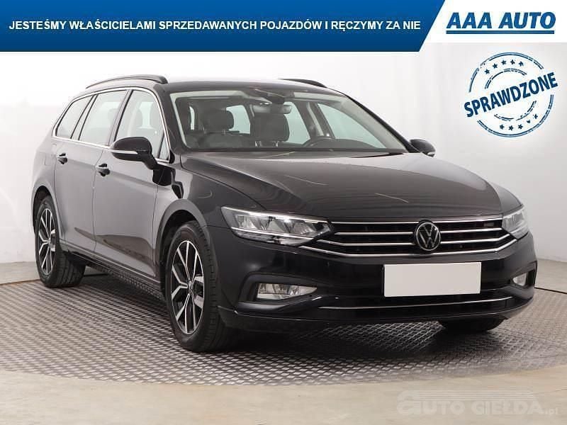 Używany VW Passat 150 KM (110 kW) 2023 Czarny Kombi