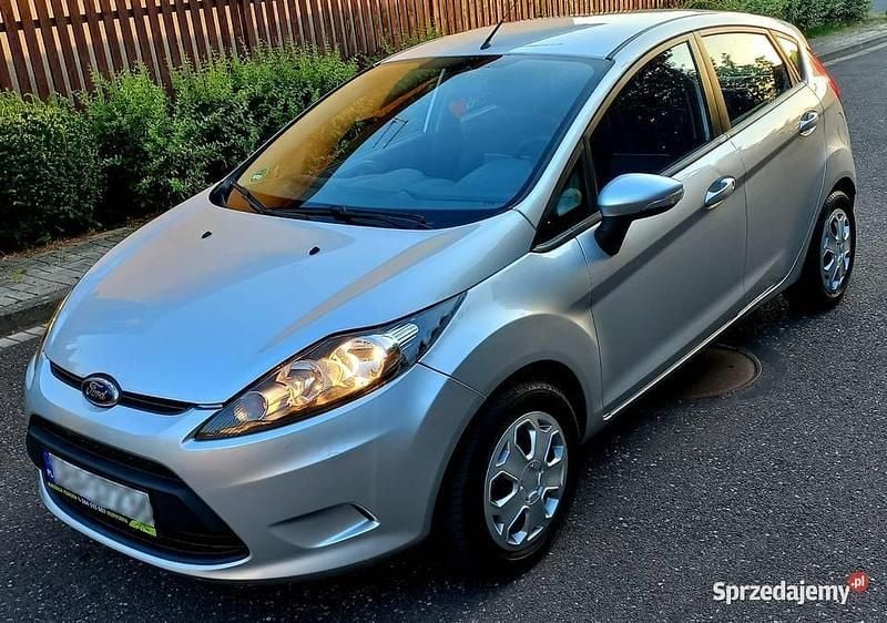 Srebrny Używany 2010 Ford Fiesta Hatchback | 14 900 zł (Dobra cena) - Obraz 1/4