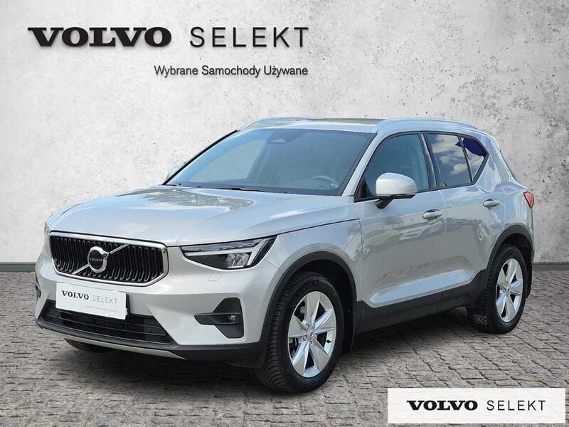 Srebrny Używany 2024 Volvo XC40 SUV | 157 900 zł (Dobra cena) - Obraz 1/3