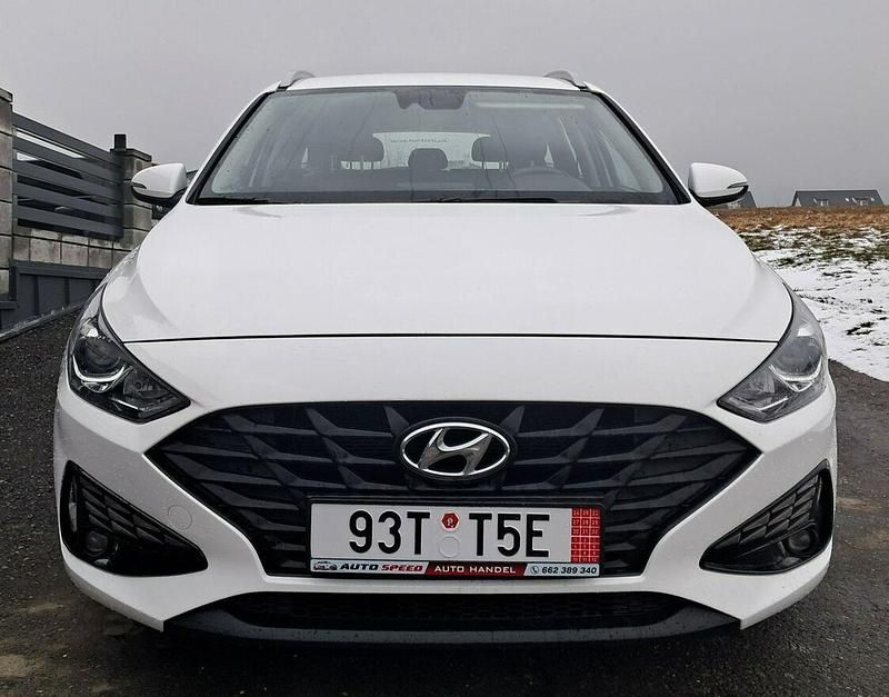 Używany Hyundai i30 110 KM (80 kW) 2022 Biały Kombi
