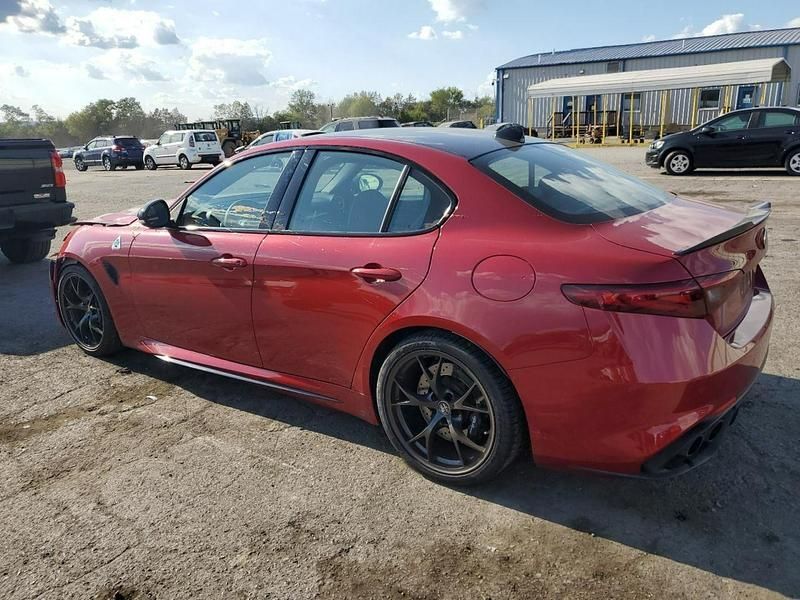 Niebieski ciemny Używany 2018 Alfa Romeo Giulia Sedan/Limuzyna | 105 250 zł - Obraz 1/3
