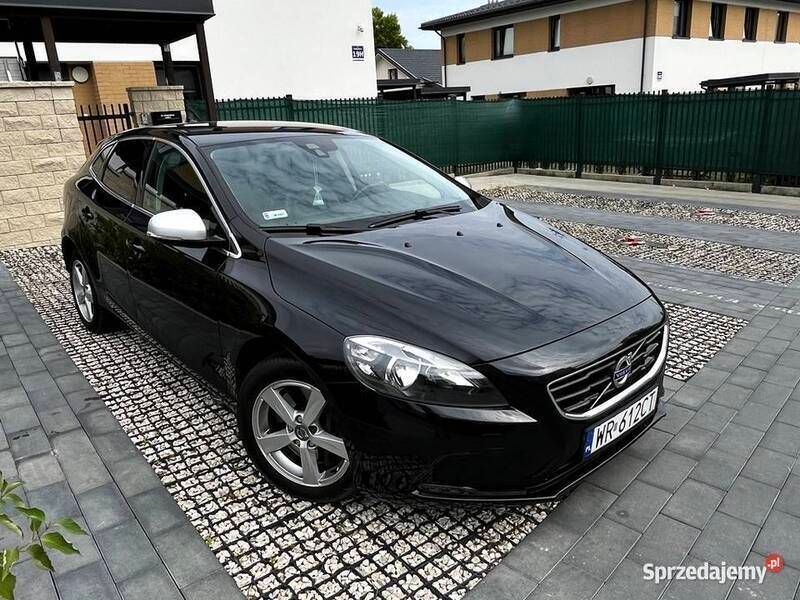 Czarny Używany 2014 Volvo V40 Summum Kombi | 38 900 zł (Uczciwa cena) - Obraz 1/4