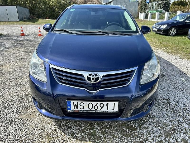 Używany Toyota Avensis 152 KM (111 kW) 2011 Niebieski Kombi
