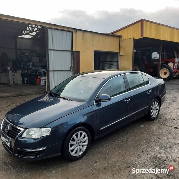 Używany VW Passat 2008 Granatowy Sedan/Limuzyna