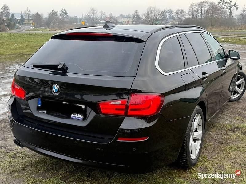 Używany BMW 520 2010 Czarny Kombi