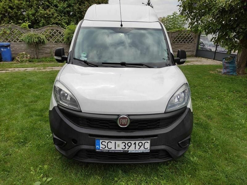 Biały Używany 2017 Fiat Doblò Minivan | 39 000 zł (Drogi) - Obraz 1/4