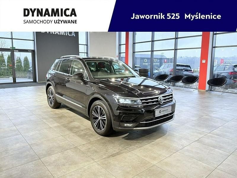 Czarny (metalik) Używany 2020 VW Tiguan Highline SUV | 87 900 zł (Uczciwa cena) - Obraz 1/3
