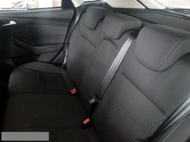 Używany Ford Focus Trend+ 125 KM (91 kW) 2017 Brązowy metalik (metallic) Sedan/Limuzyna