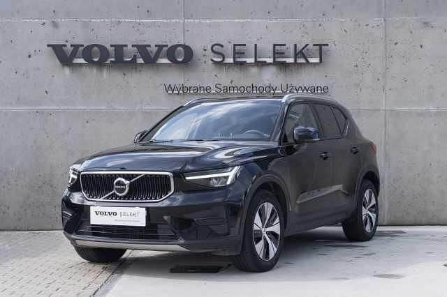 Czarny Używany 2023 Volvo XC40 SUV | 149 900 zł (Dobra cena) - Obraz 1/4