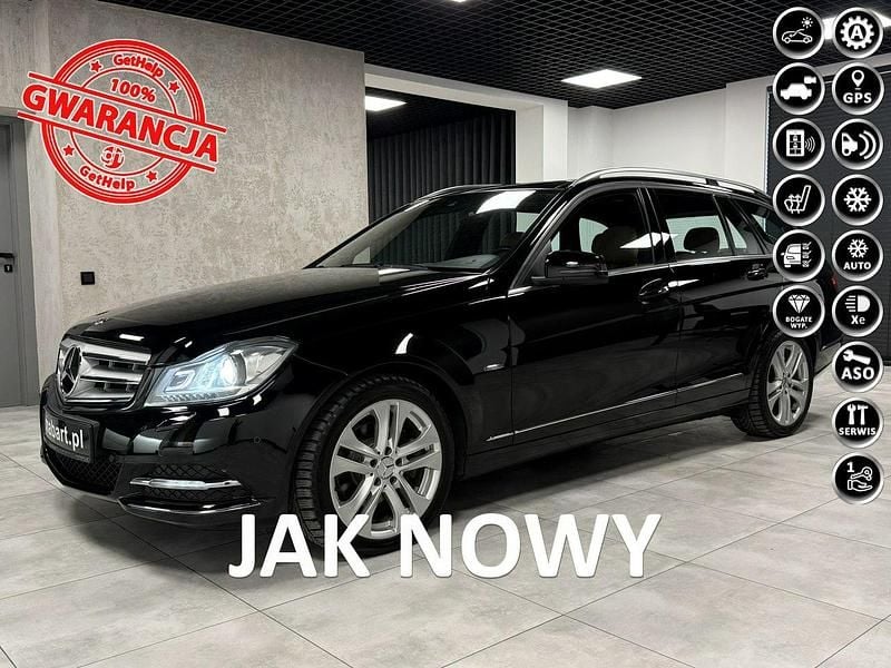 Czarny (metalik) Używany 2012 Mercedes C220 Avantgarde Kombi | 64 000 zł - Obraz 1/4