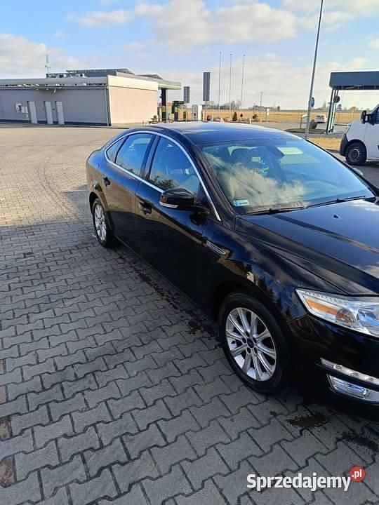 Używany Ford Mondeo 2014 Czarny Hatchback