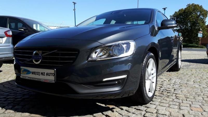Używany Volvo S60 2013 Grafitowy metalik Sedan/Limuzyna