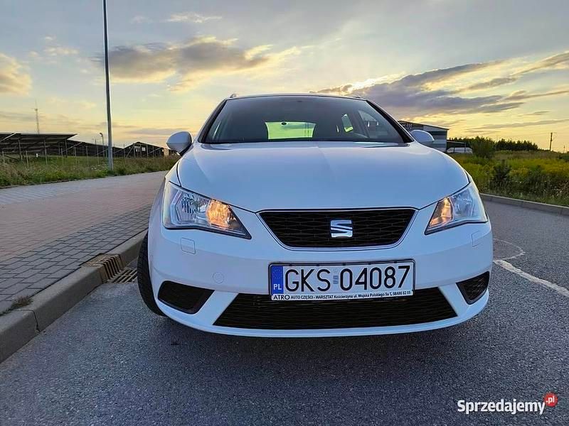 Biały Używany 2014 Seat Ibiza ST Kombi | 26 200 zł (Drogi) - Obraz 1/4