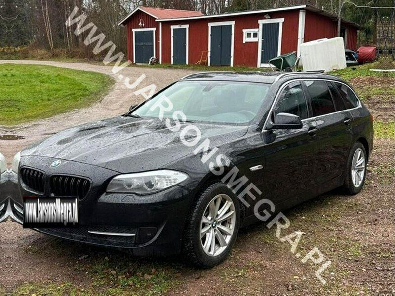 Czarny Używany 2013 BMW 520 Kombi | 38 500 zł (Super Cena) - Obraz 1/4