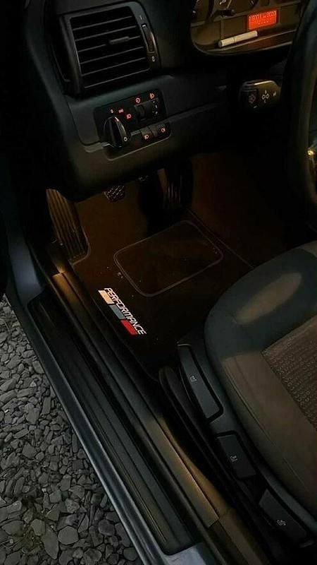 Używany BMW 318 Performance 2002 Szary Sedan/Limuzyna