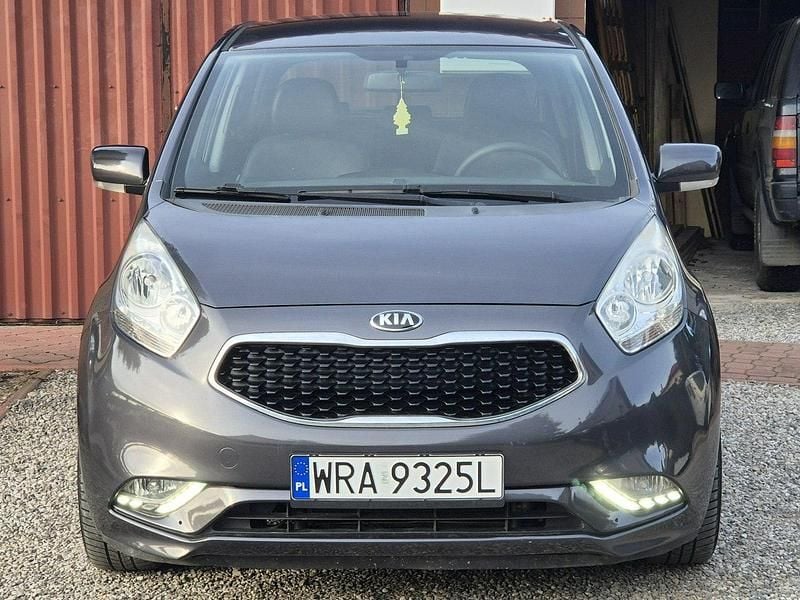 Używany Kia Venga 90 KM (66 kW) 2015 Bordowy Hatchback