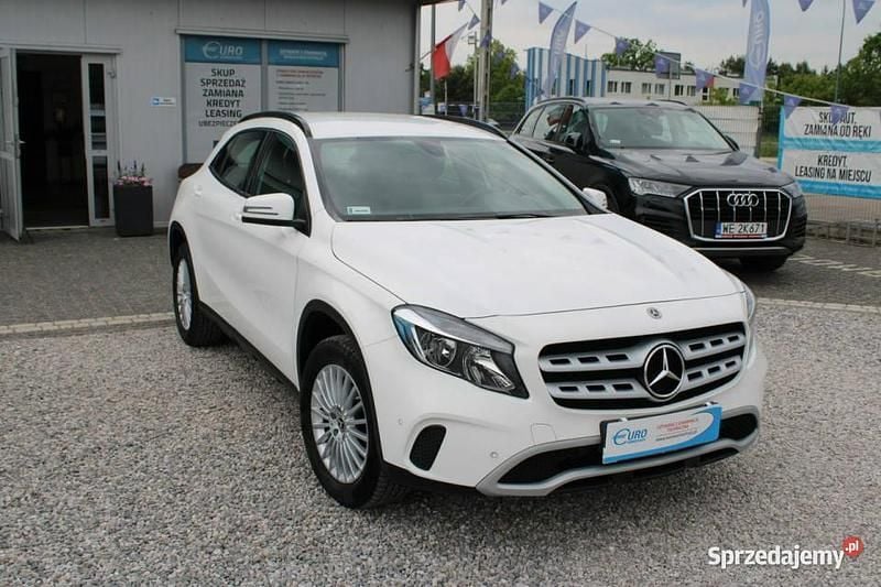 Używany Mercedes GLA180 122 KM (89 kW) 2019 Biały SUV