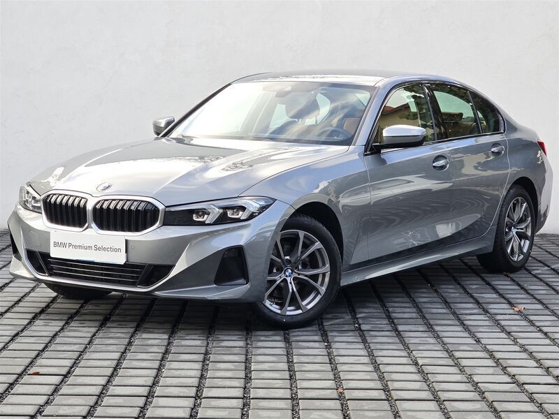 Szary skyscraper m metalizowany Używany 2023 BMW 318 Shadowline Sedan/Limuzyna | 167 900 zł (Drogi) - Obraz 1/4