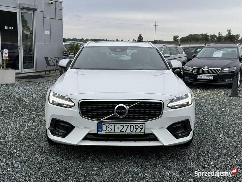 Biały Używany 2019 Volvo V90 R-Design Kombi | 94 900 zł (Uczciwa cena) - Obraz 1/4