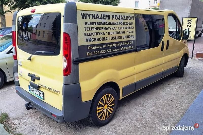Żółty Używany 2008 Opel Vivaro Van | 13 999 zł (Super Cena) - Obraz 1/4