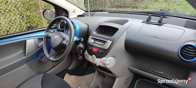 Używany Toyota Aygo 68 KM (50 kW) 2009 Niebieski Hatchback