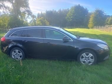 Czarny Używany 2012 Opel Insignia Kombi | 16 500 zł (Uczciwa cena) - Obraz 1/4