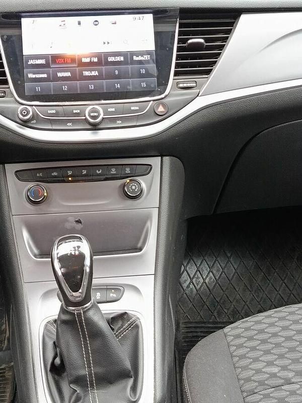 Używany Opel Astra Eco 2016 Czarny Kabriolet