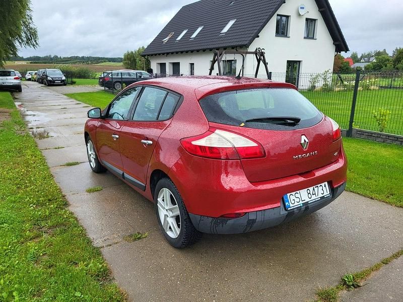 Używany Renault Mégane III 130 KM (95 kW) 2010 Bordowy (metalik) Sedan/Limuzyna