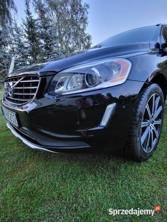 Czarny Używany 2014 Volvo XC60 Inscription SUV | 85 000 zł - Obraz 1/4