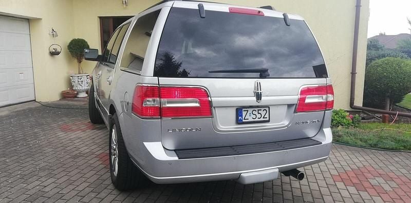 Srebrny Używany 2012 Lincoln Navigator SUV | 59 000 zł - Obraz 1/4