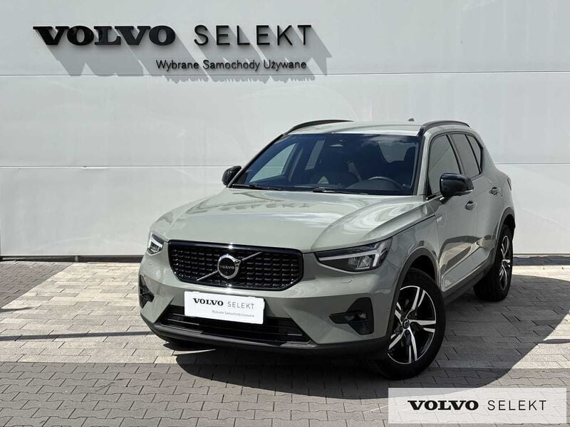 Zielony Używany 2023 Volvo XC40 SUV | 164 900 zł (Uczciwa cena) - Obraz 1/3