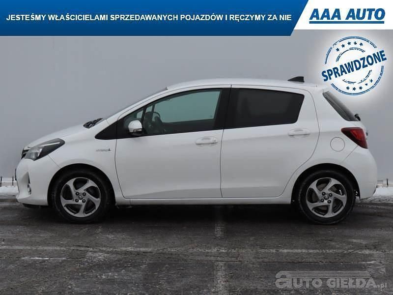 Używany Toyota Yaris 101 KM (74 kW) 2016 Biały