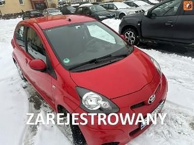 Używany Toyota Aygo 68 KM (50 kW) 2010 Czerwony Hatchback