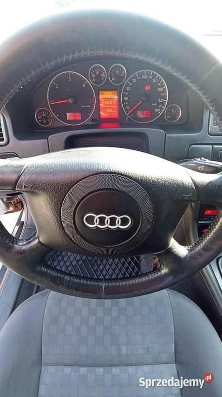 Srebrny Używany 2000 Audi A6 Sedan/Limuzyna | 6000 zł - Obraz 1/4