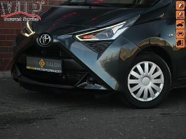 Szary (metalik, perła) Używany 2019 Toyota Aygo Hatchback | 29 990 zł (Uczciwa cena) - Obraz 1/4