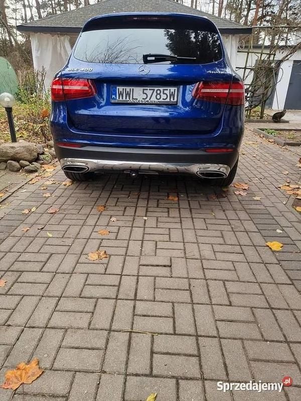 Używany Mercedes GLC300 2019 Niebieski Kombi