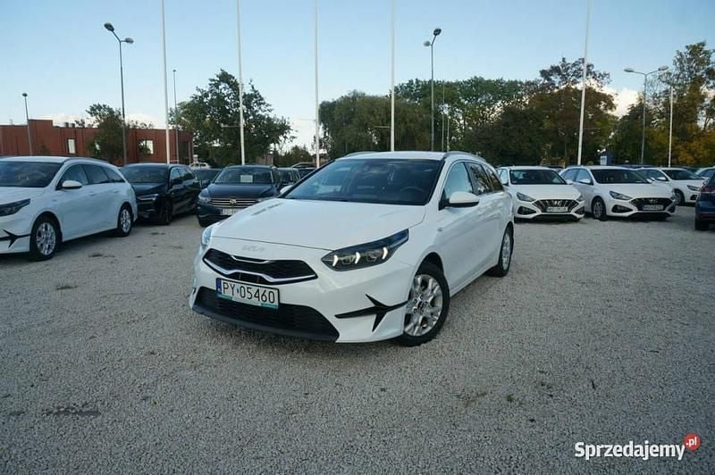 Biały Używany 2022 Kia Ceed 2 Kombi | 52 200 zł (Super Cena) - Obraz 1/4