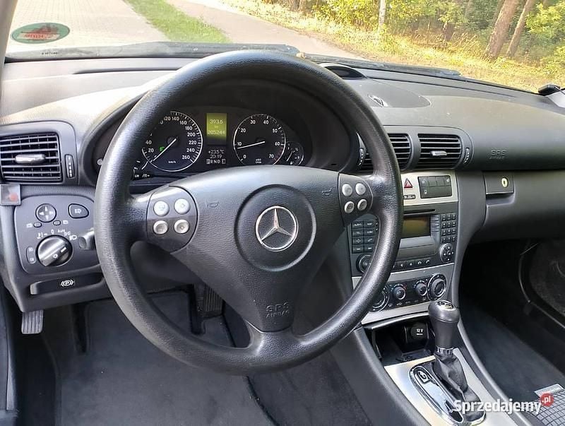 Używany Mercedes C180 2007 Srebrny Coupe