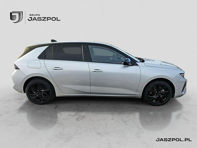 Nowe Opel Astra 130 KM (95 kW) 2025 Srebrny (metalik) Kombi