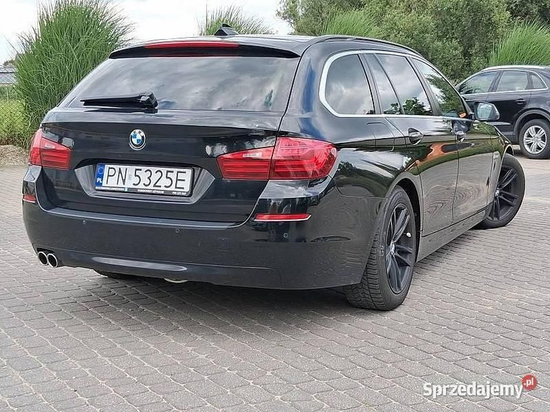 Używany BMW 530 2014 Czarny Kombi