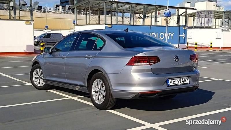 Używany VW Passat 150 KM (110 kW) 2022 Szary Sedan/Limuzyna
