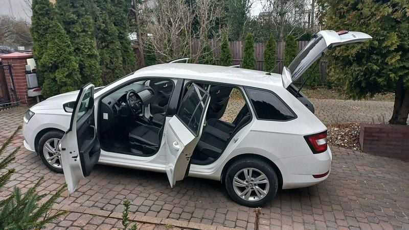 Używany Skoda Fabia 2021 Biały Kombi