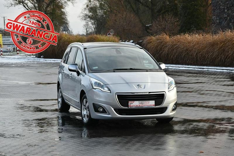 Srebrny (metalik, perła) Używany 2015 Peugeot 5008 Minivan | 24 900 zł - Obraz 1/4