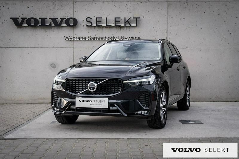 Czarny (metalik) Używany 2023 Volvo XC60 SUV | 259 900 zł - Obraz 1/4