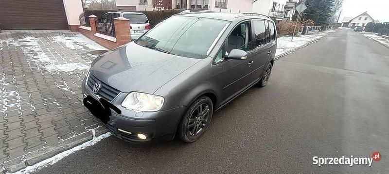 Używany VW Touran 2006 Srebrny Minivan