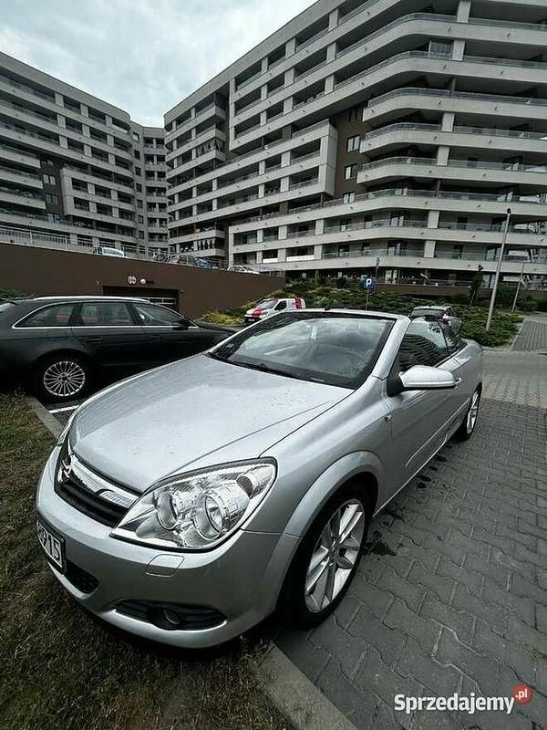 Srebrny Używany 2006 Opel Astra Cabriolet Kabriolet | 15 500 zł - Obraz 1/4