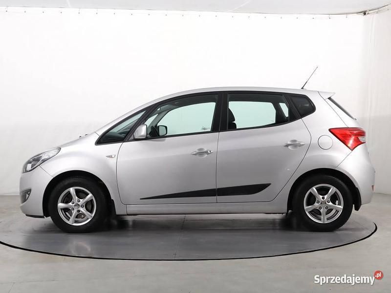 Używany Hyundai ix20 125 KM (91 kW) 2011 Srebrny Hatchback