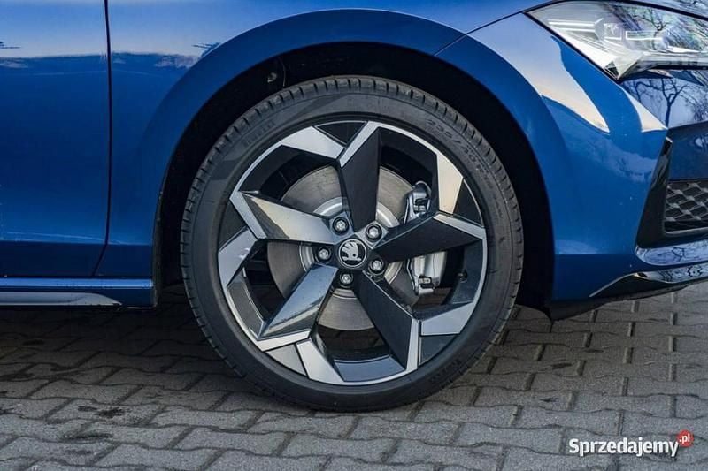 Nowe Skoda Superb SportLine 2026 Niebieski Kombi
