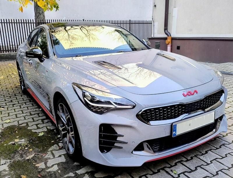 Szary Używany 2020 Kia Stinger Hatchback | 129 000 zł - Obraz 1/4