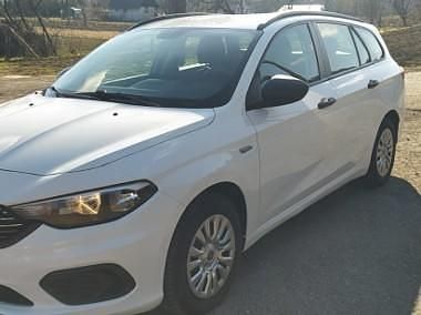 Inny kolor Używany 2018 Fiat Tipo Kombi | 20 700 zł - Obraz 1/4